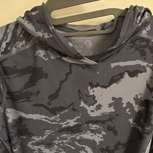Mountain Hardwear Women's Charcoal & Light Gray Camo Hoodie